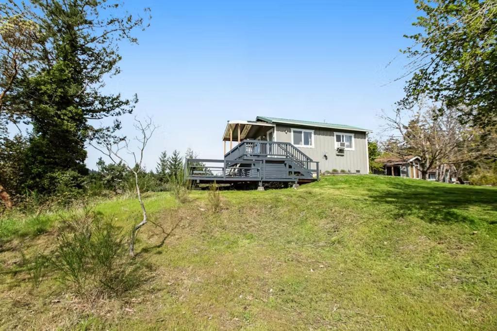 Deer Harbor Cottage & Suites — hotel in Eastsound