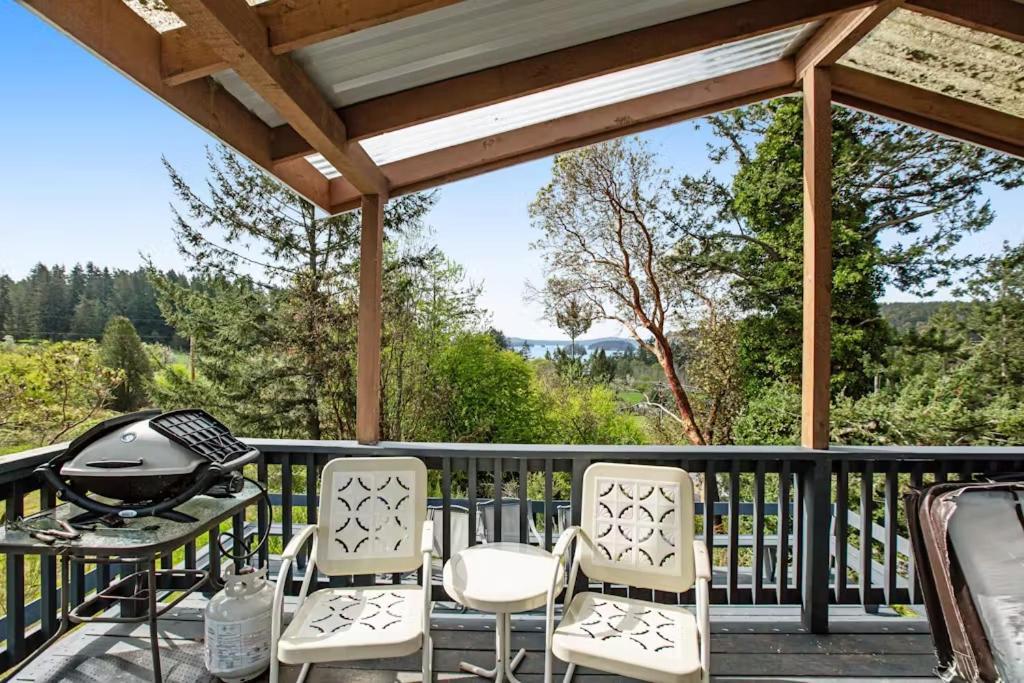 Deer Harbor Cottage & Suites photo 10