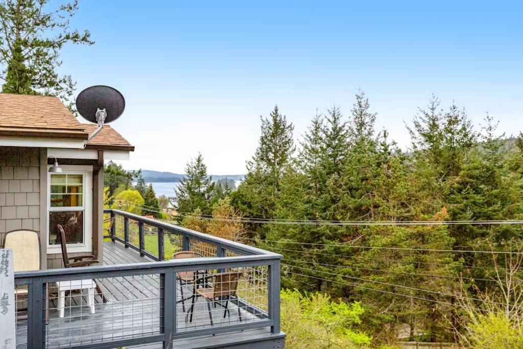 Deer Harbor Cottage & Suites photo 17