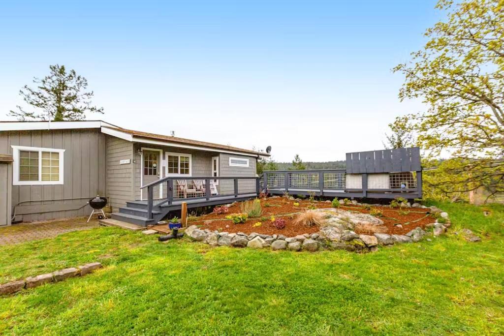 Deer Harbor Cottage & Suites photo 29