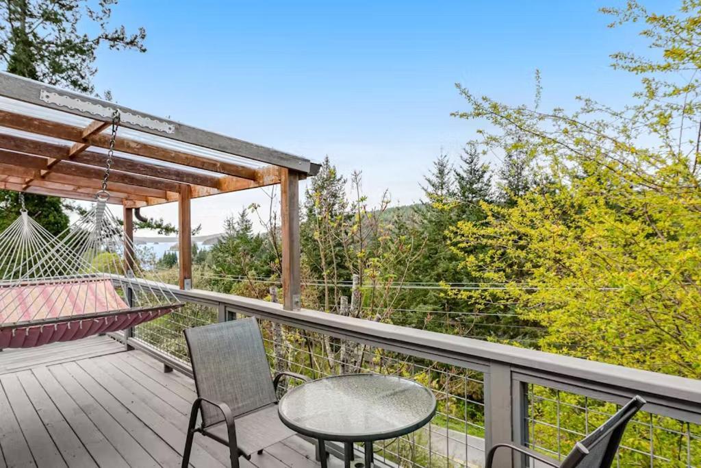 Deer Harbor Cottage & Suites photo 33