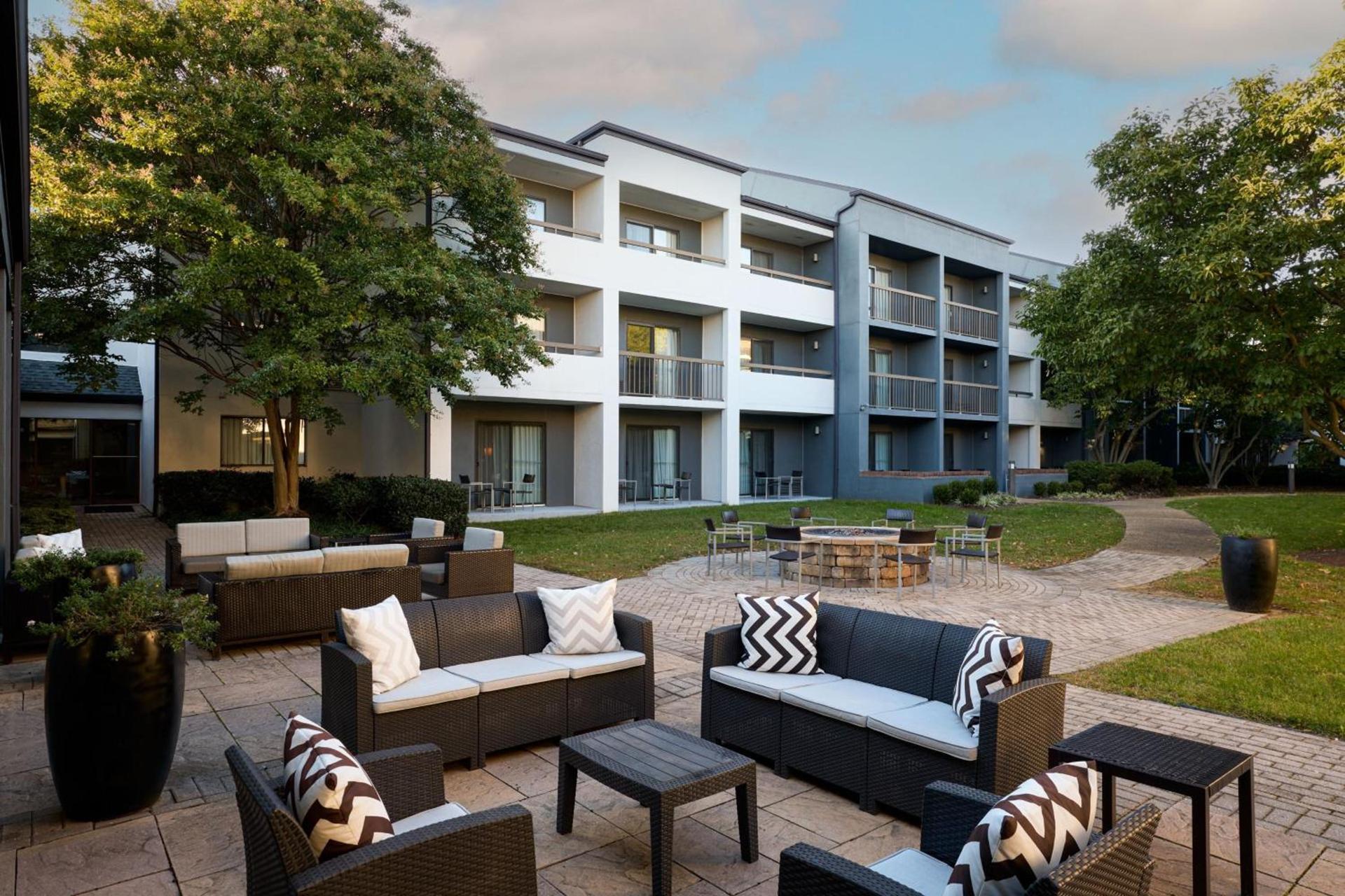 Courtyard by Marriott Fairfax Fair Oaks photo 17