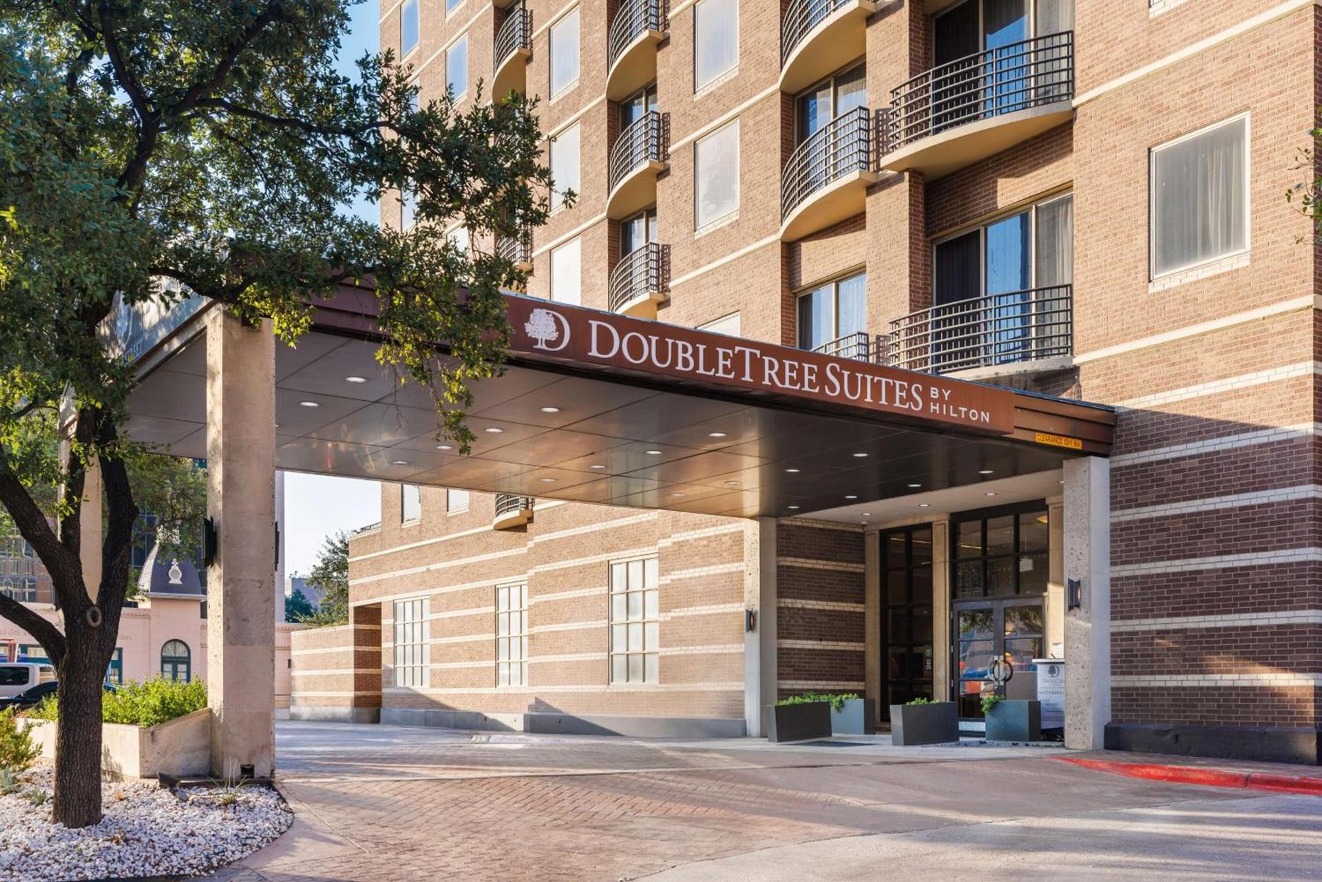 DoubleTree Suites by Hilton Austin Downtown Capitol photo 3