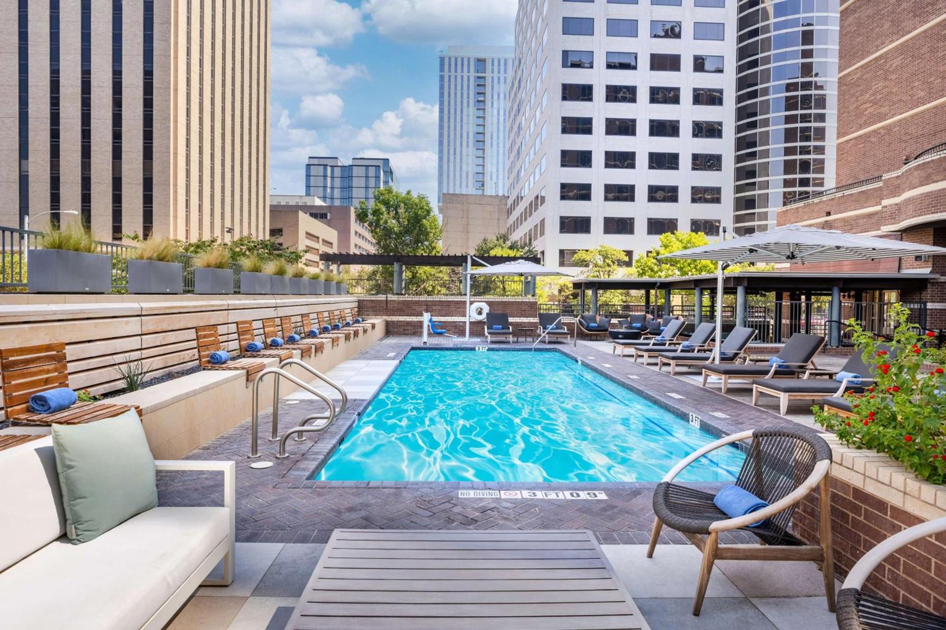 DoubleTree Suites by Hilton Austin Downtown Capitol photo 8