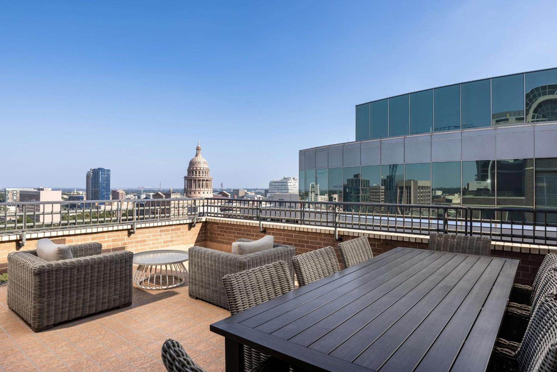 DoubleTree Suites by Hilton Austin Downtown Capitol photo 44