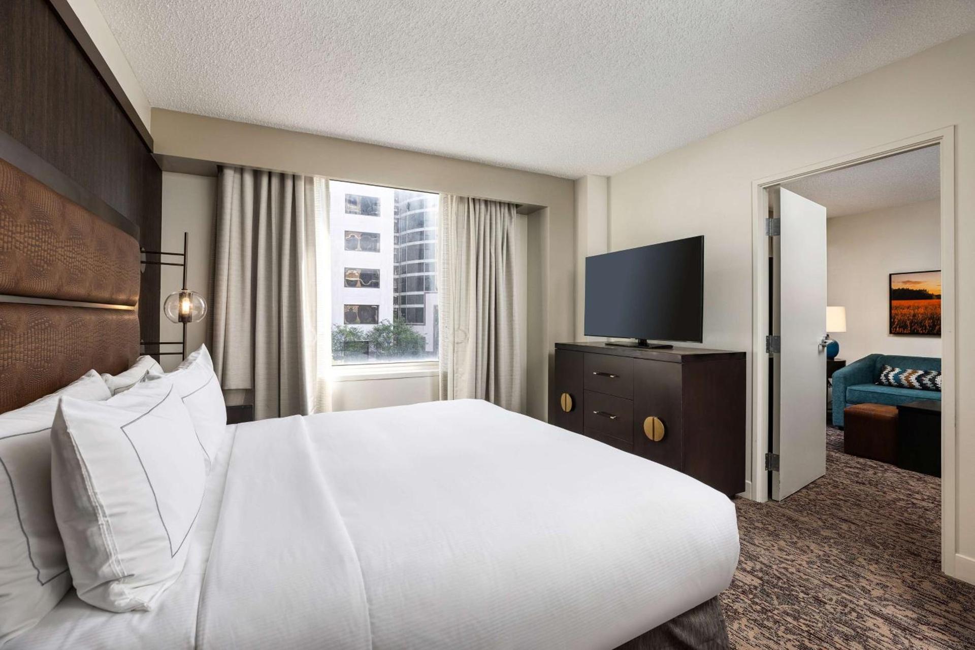 DoubleTree Suites by Hilton Austin Downtown Capitol photo 45