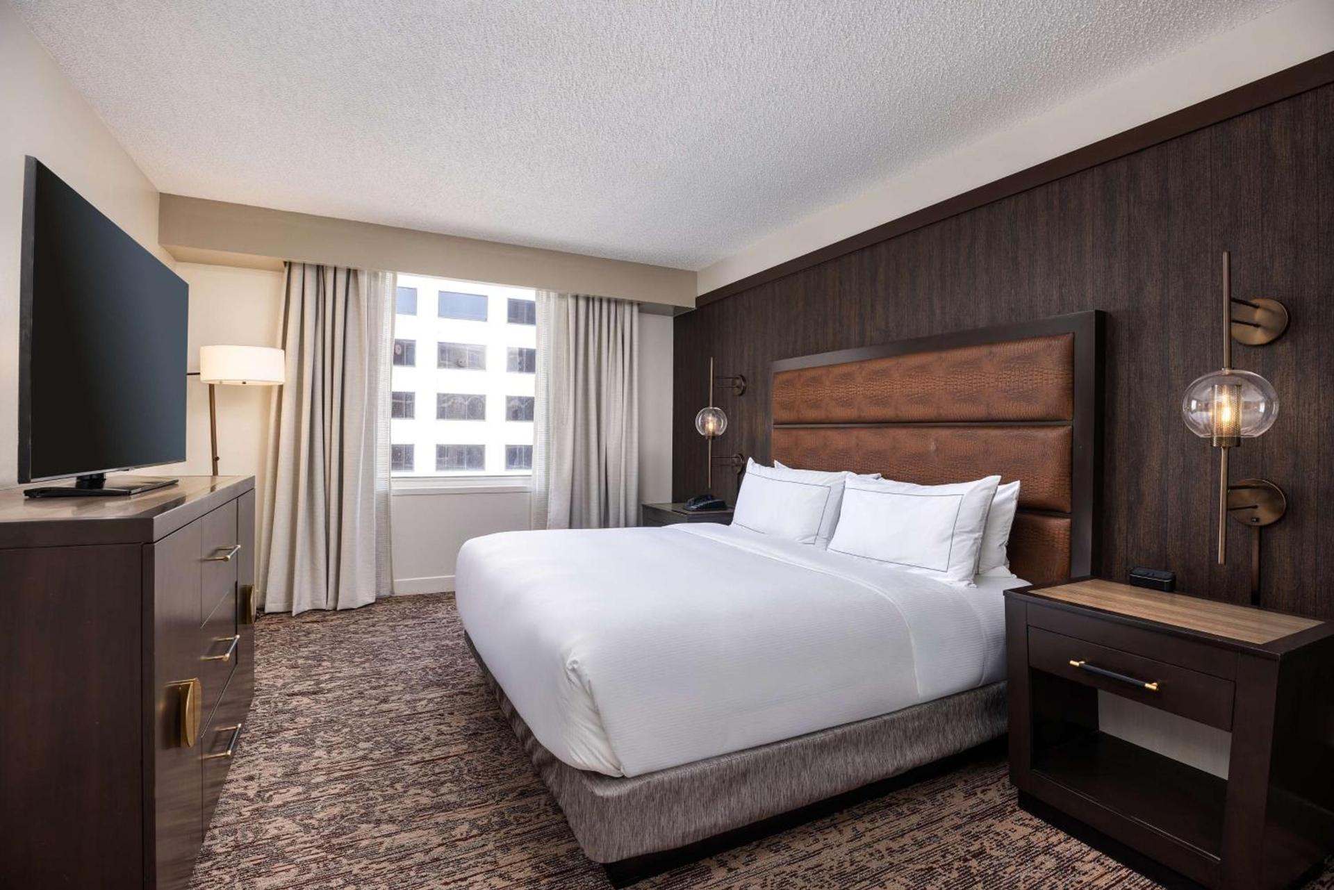 DoubleTree Suites by Hilton Austin Downtown Capitol photo 47