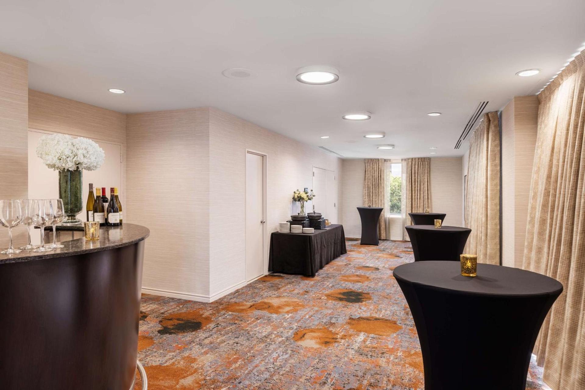 DoubleTree Suites by Hilton Austin Downtown Capitol photo 52