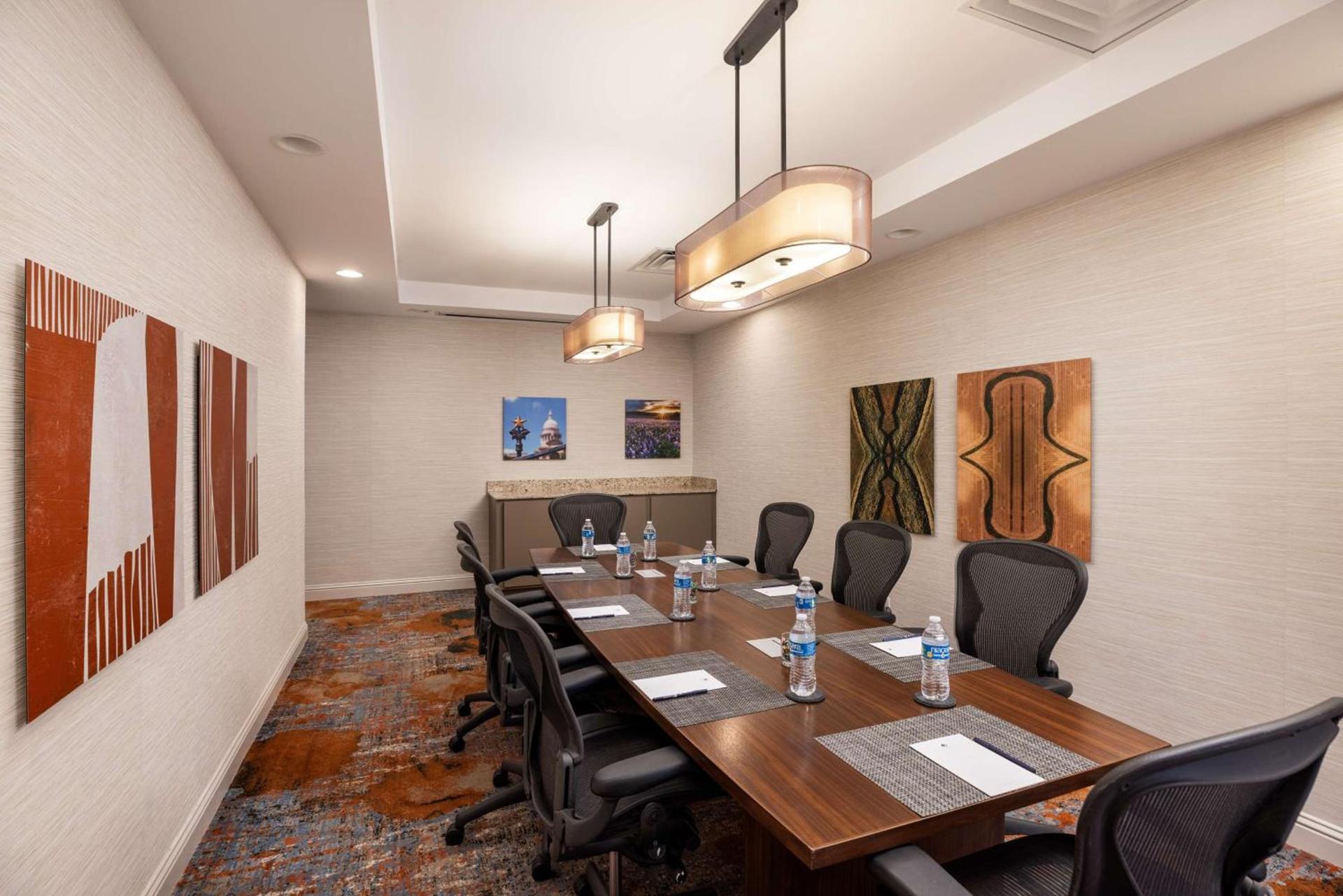 DoubleTree Suites by Hilton Austin Downtown Capitol photo 54