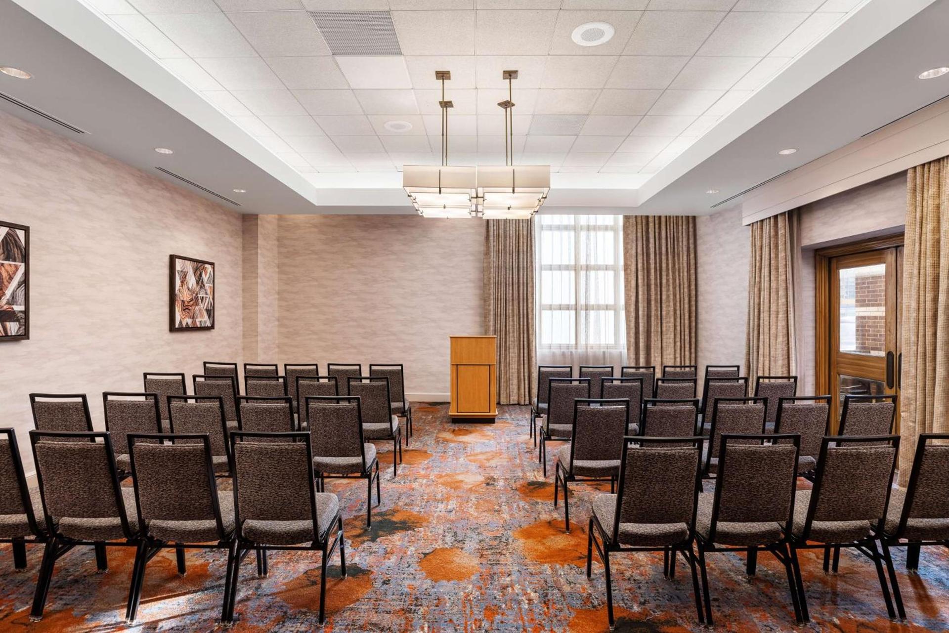 DoubleTree Suites by Hilton Austin Downtown Capitol photo 56
