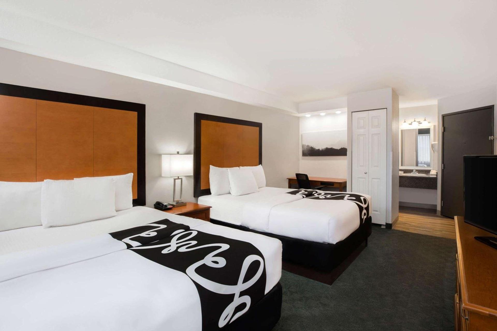 La Quinta Inn by Wyndham Everett photo 13