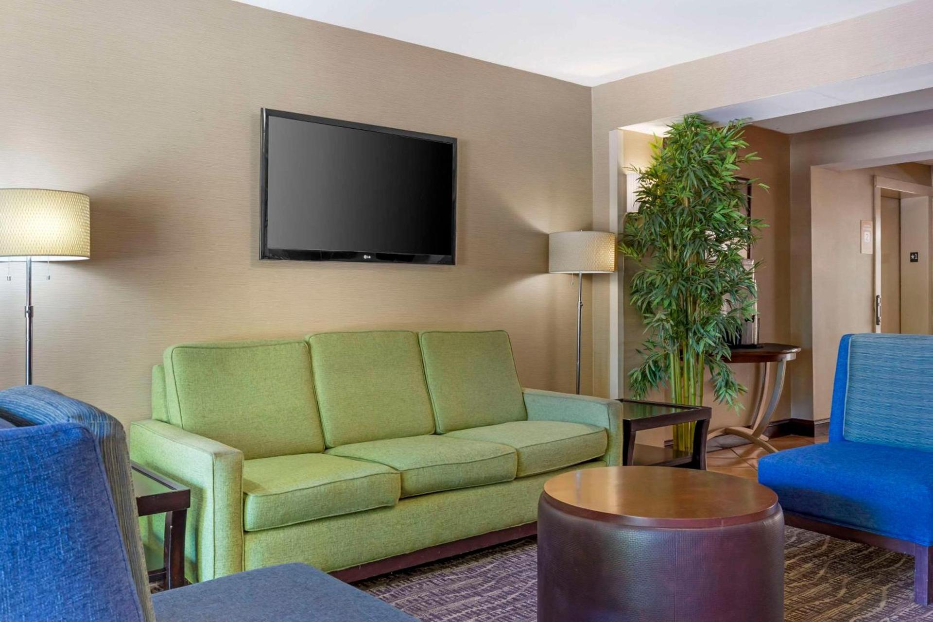 Quality Inn Raleigh Downtown photo 5