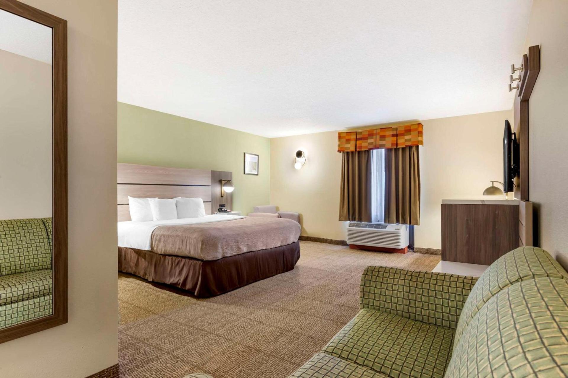 Quality Inn Raleigh Downtown photo 11