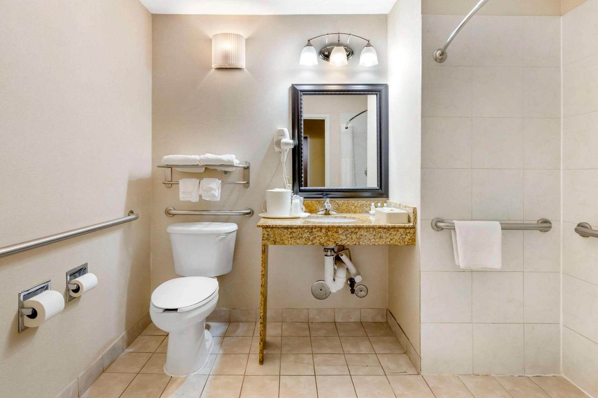 Quality Inn Raleigh Downtown photo 14