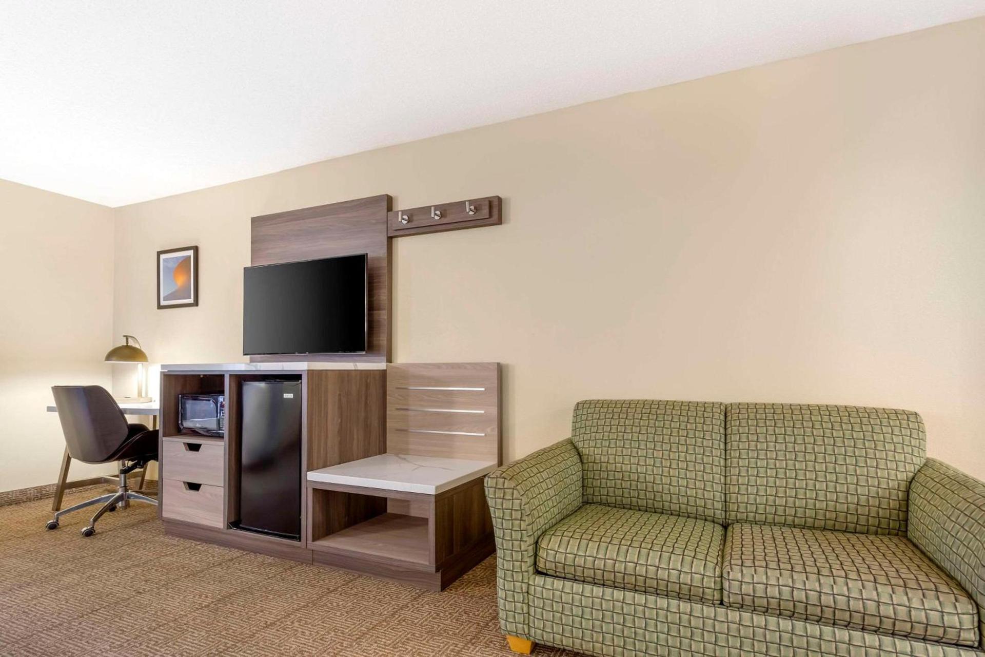 Quality Inn Raleigh Downtown photo 13
