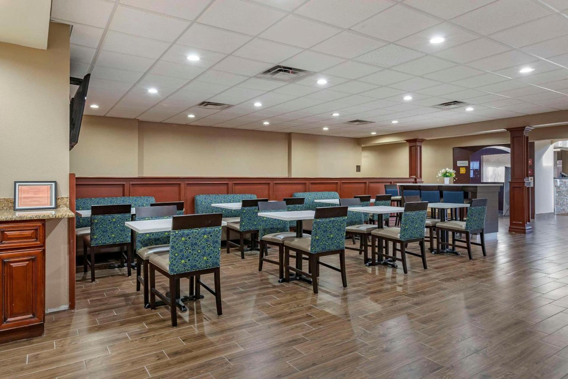 Comfort Suites Auburn Hills-Detroit photo 28