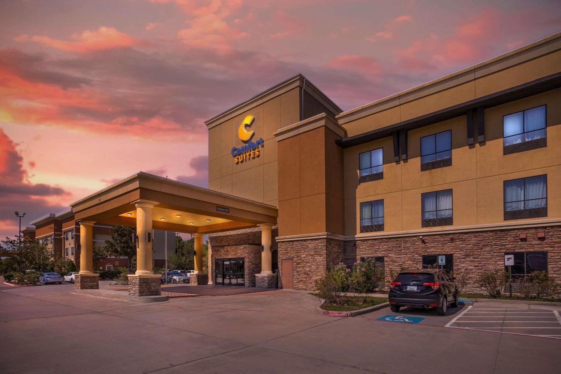 Comfort Suites Old Town Spring photo 3