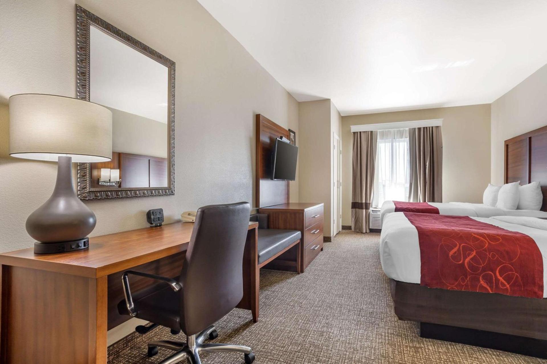 Comfort Suites Old Town Spring photo 14