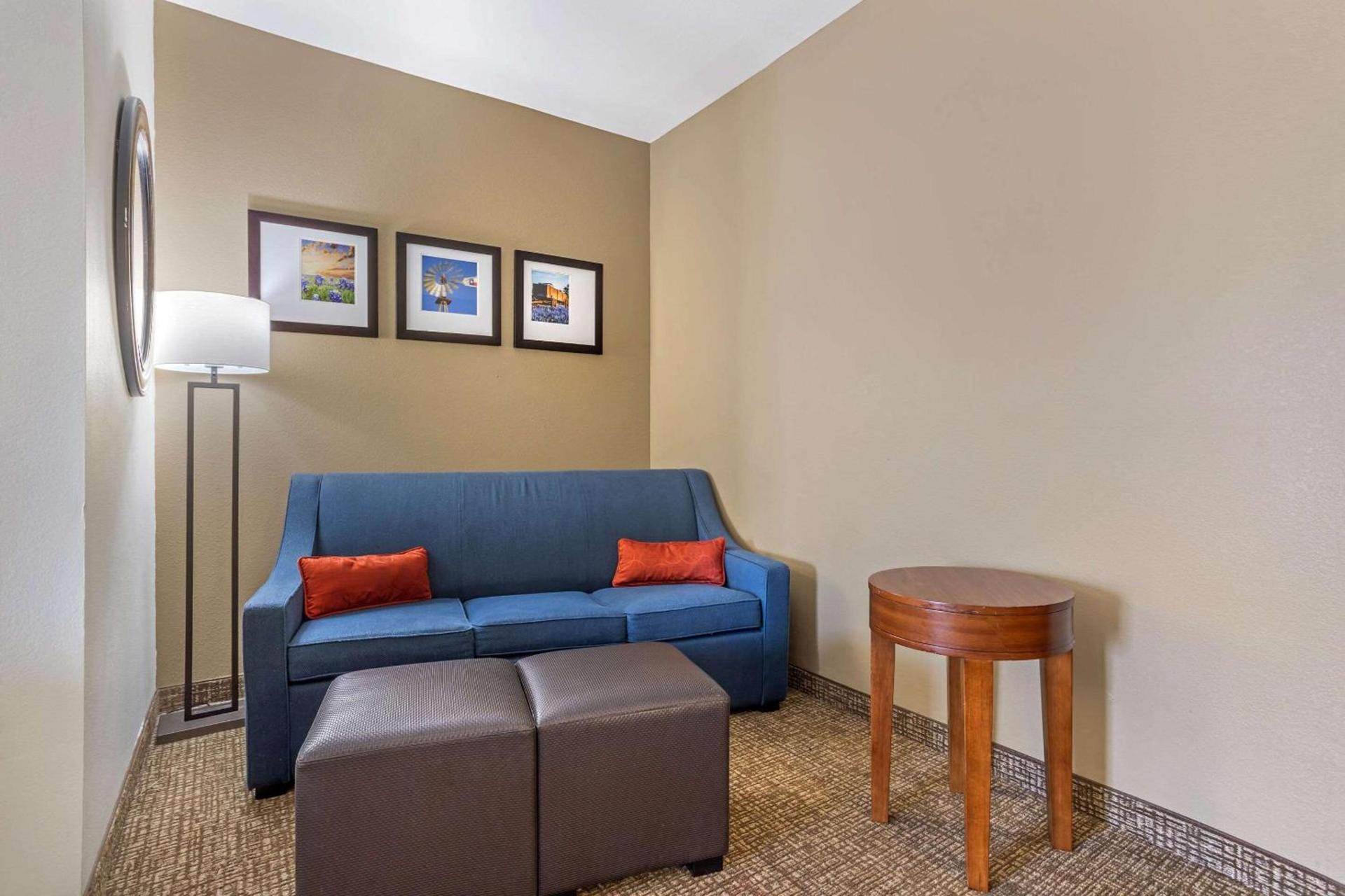 Comfort Suites Old Town Spring photo 13