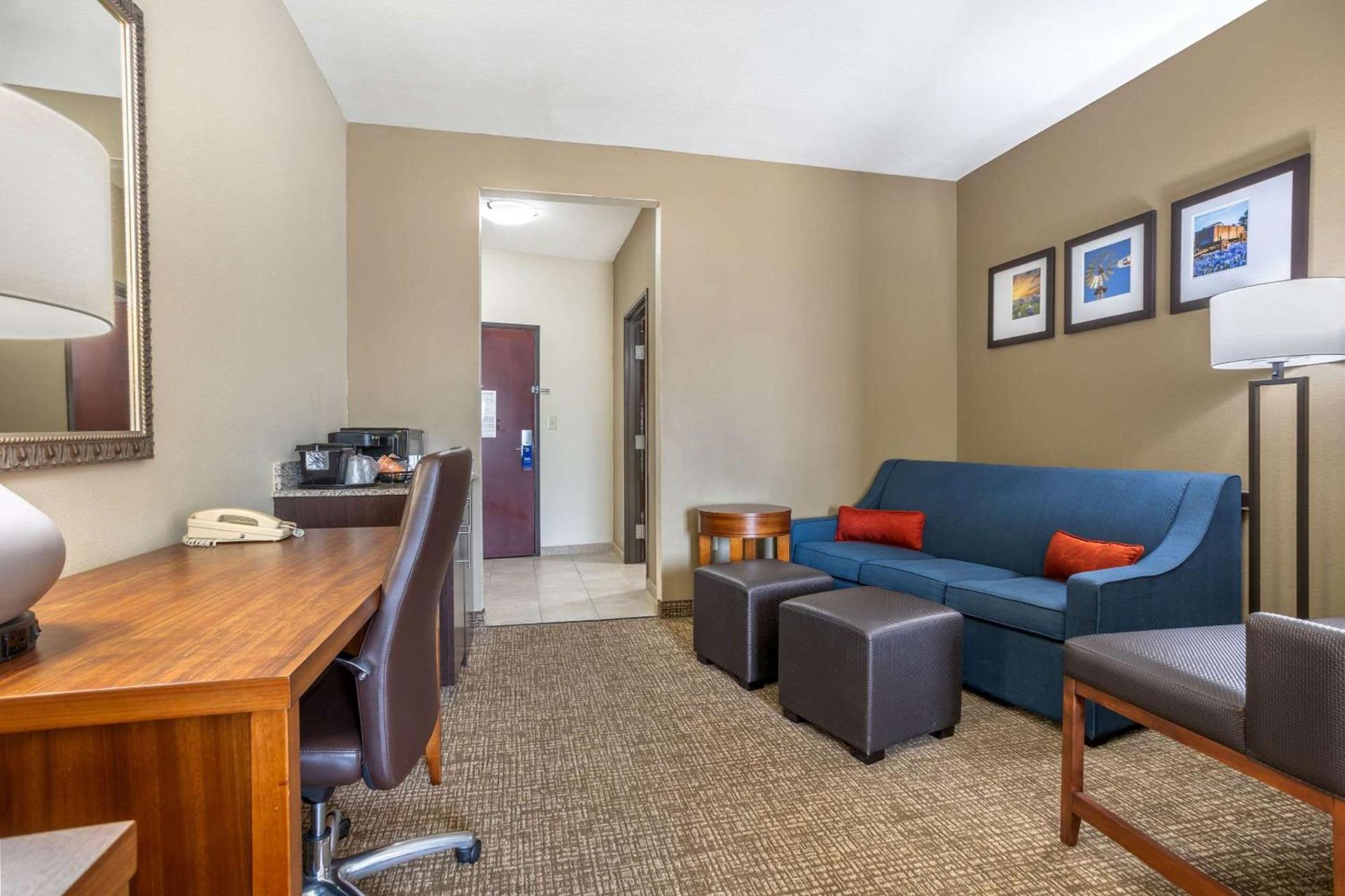 Comfort Suites Old Town Spring photo 20