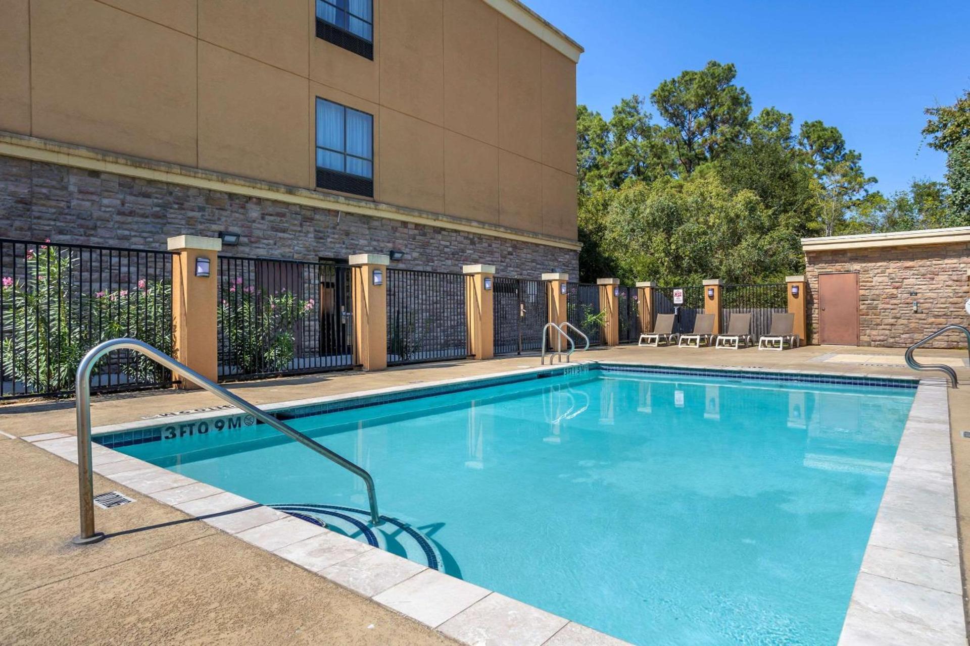Comfort Suites Old Town Spring photo 24