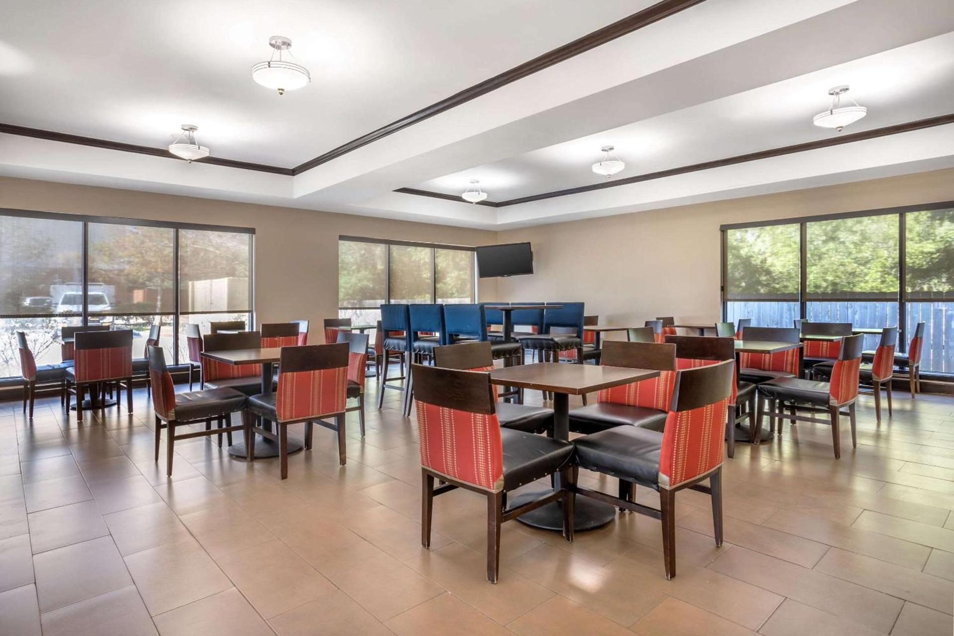Comfort Suites Old Town Spring photo 29