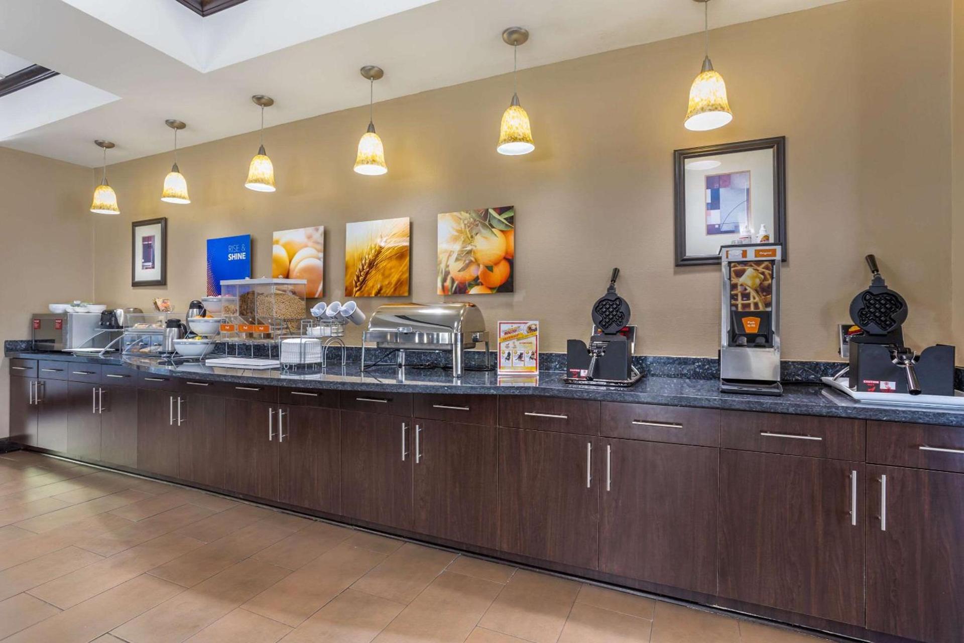 Comfort Suites Old Town Spring photo 30