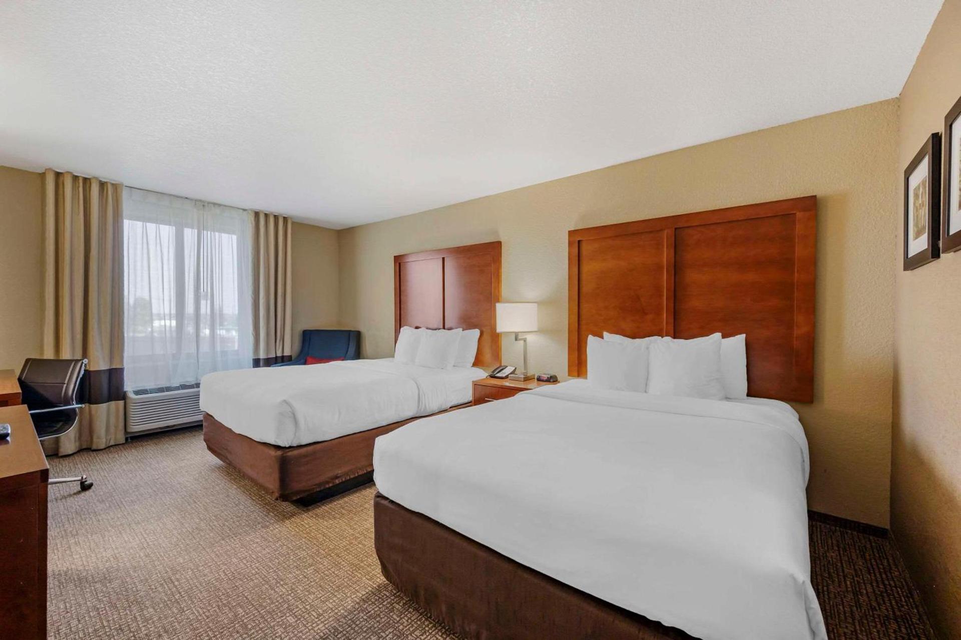 Comfort Inn & Suites photo 17