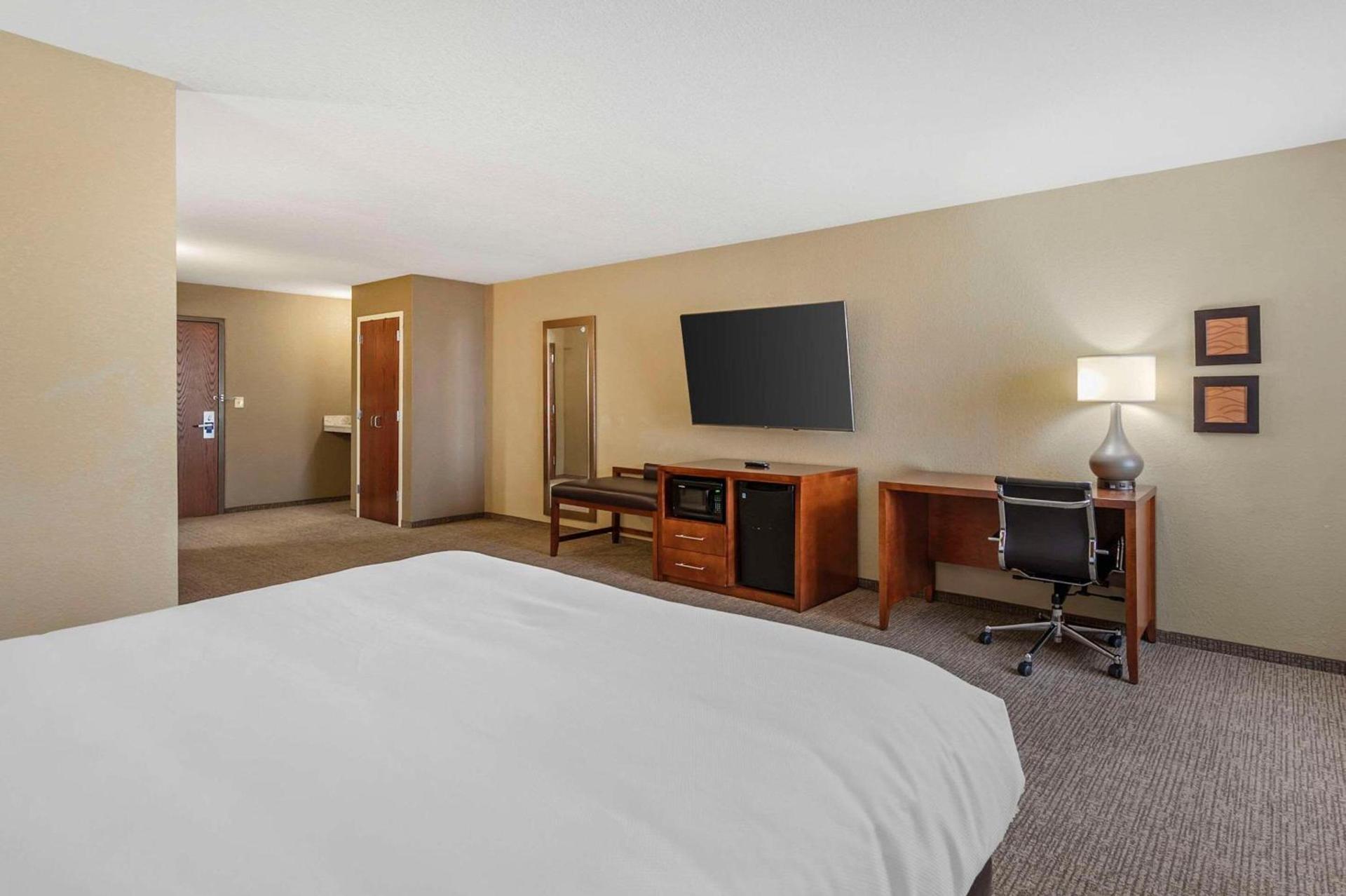 Comfort Inn & Suites photo 28