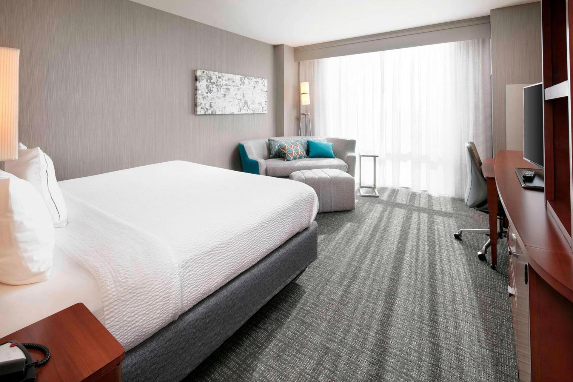Courtyard by Marriott Indianapolis Downtown photo 13