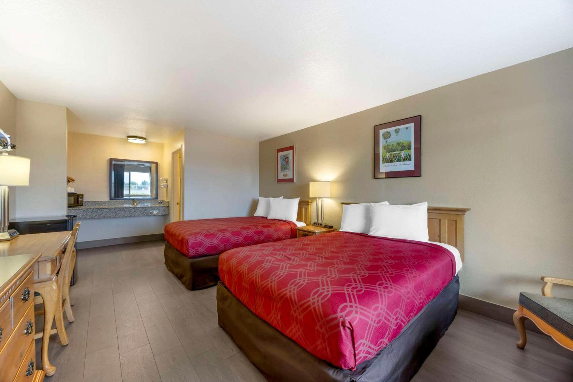 Rodeway Inn Albany photo 17