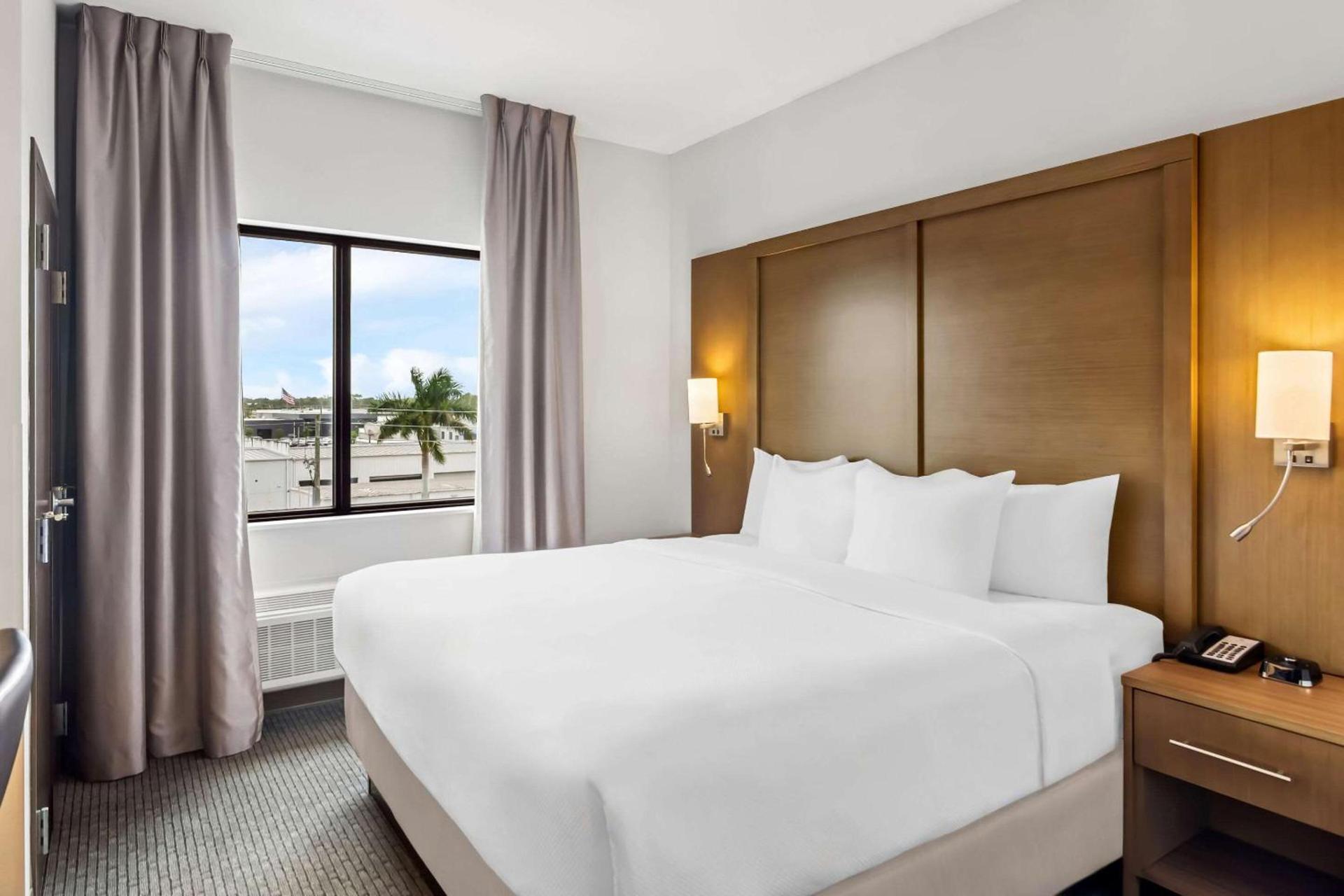Comfort Suites Stuart-Hutchinson Island photo 8