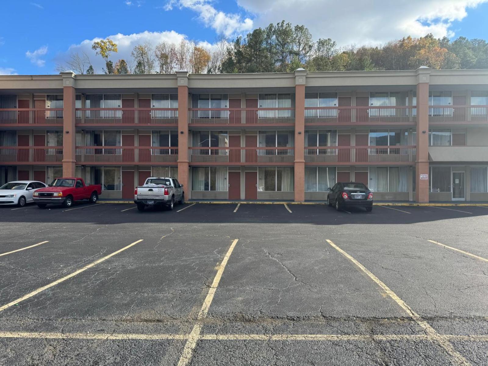 OYO Hotel Harriman near I-40 photo 3
