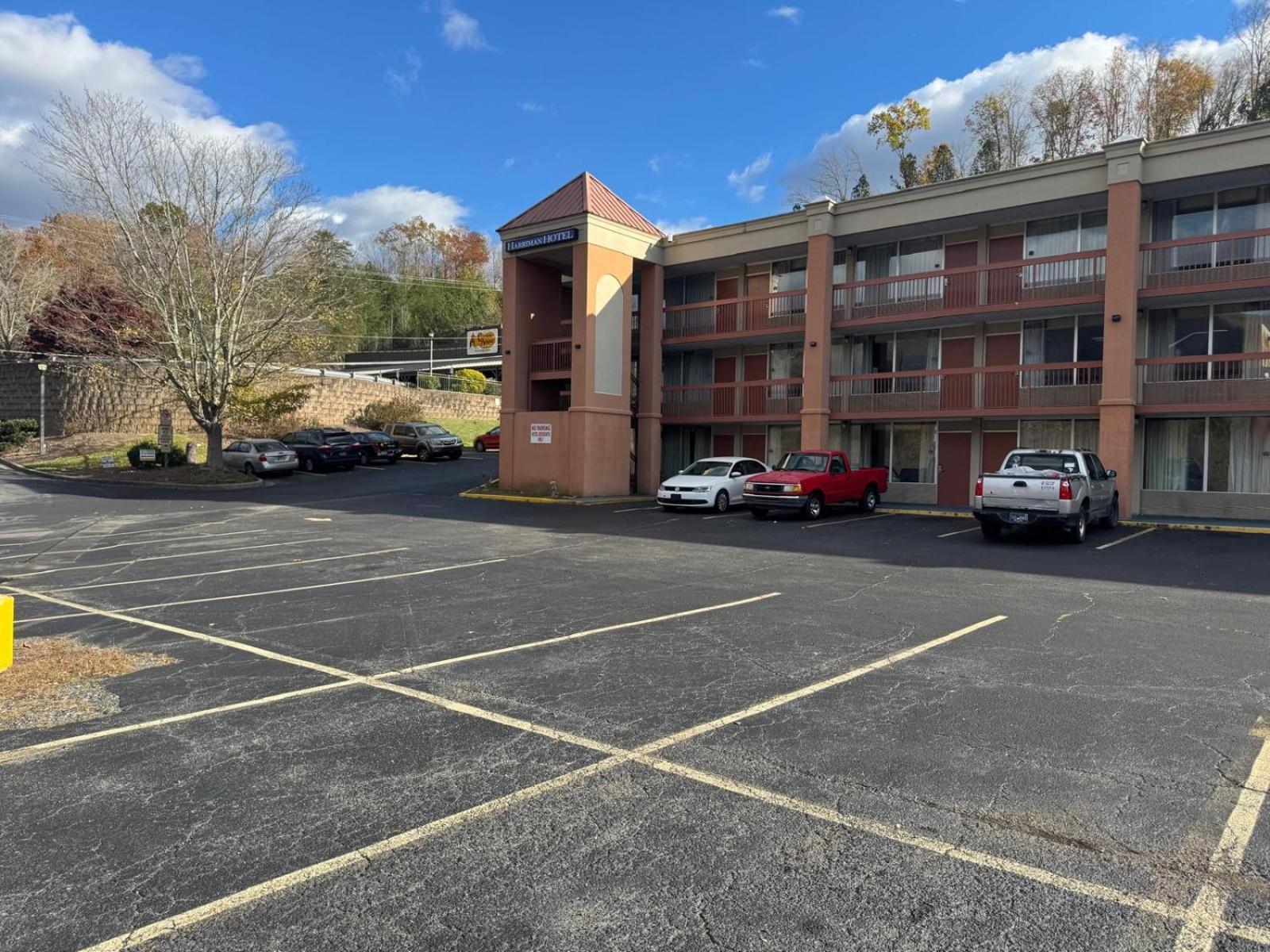 OYO Hotel Harriman near I-40 photo 4