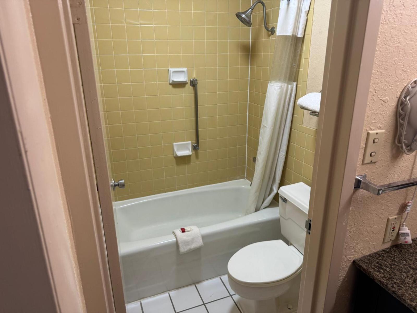 OYO Hotel Harriman near I-40 photo 21