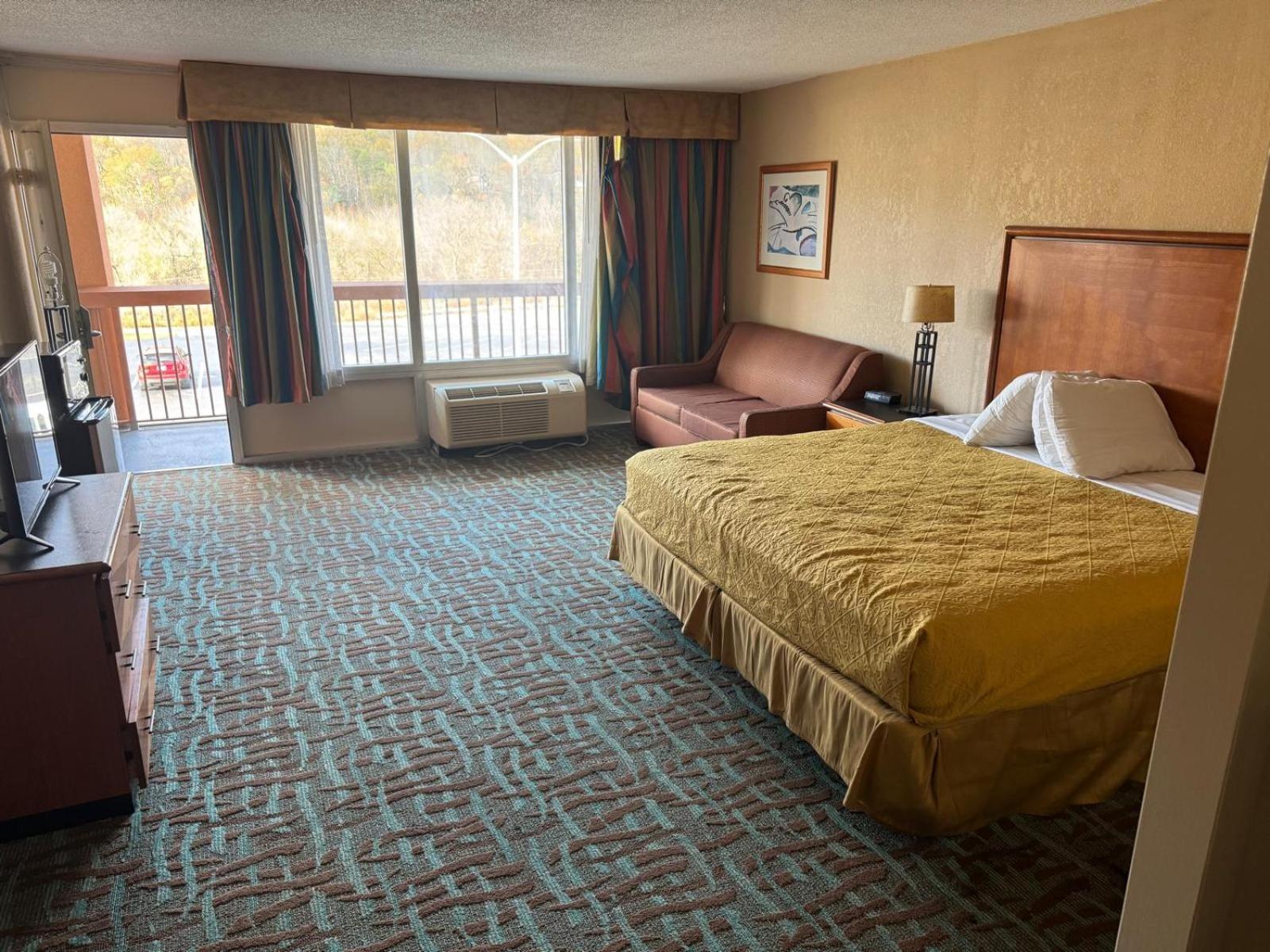 OYO Hotel Harriman near I-40 photo 38