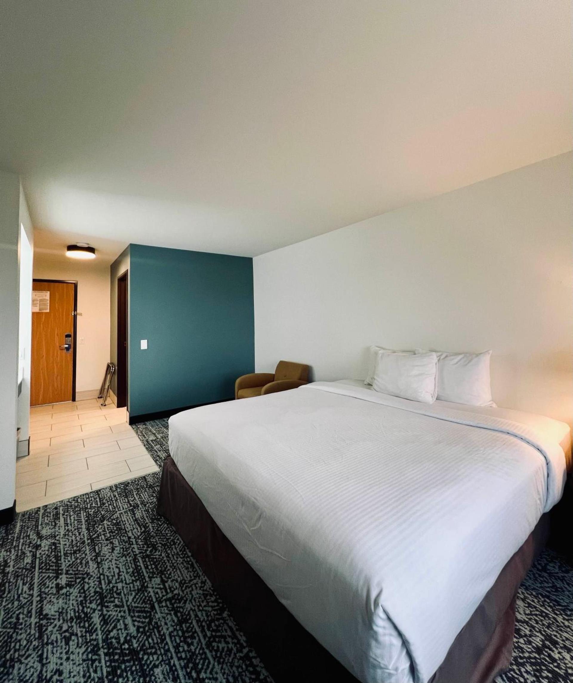 Sleep Inn & Suites Verona - Madison Southwest photo 2