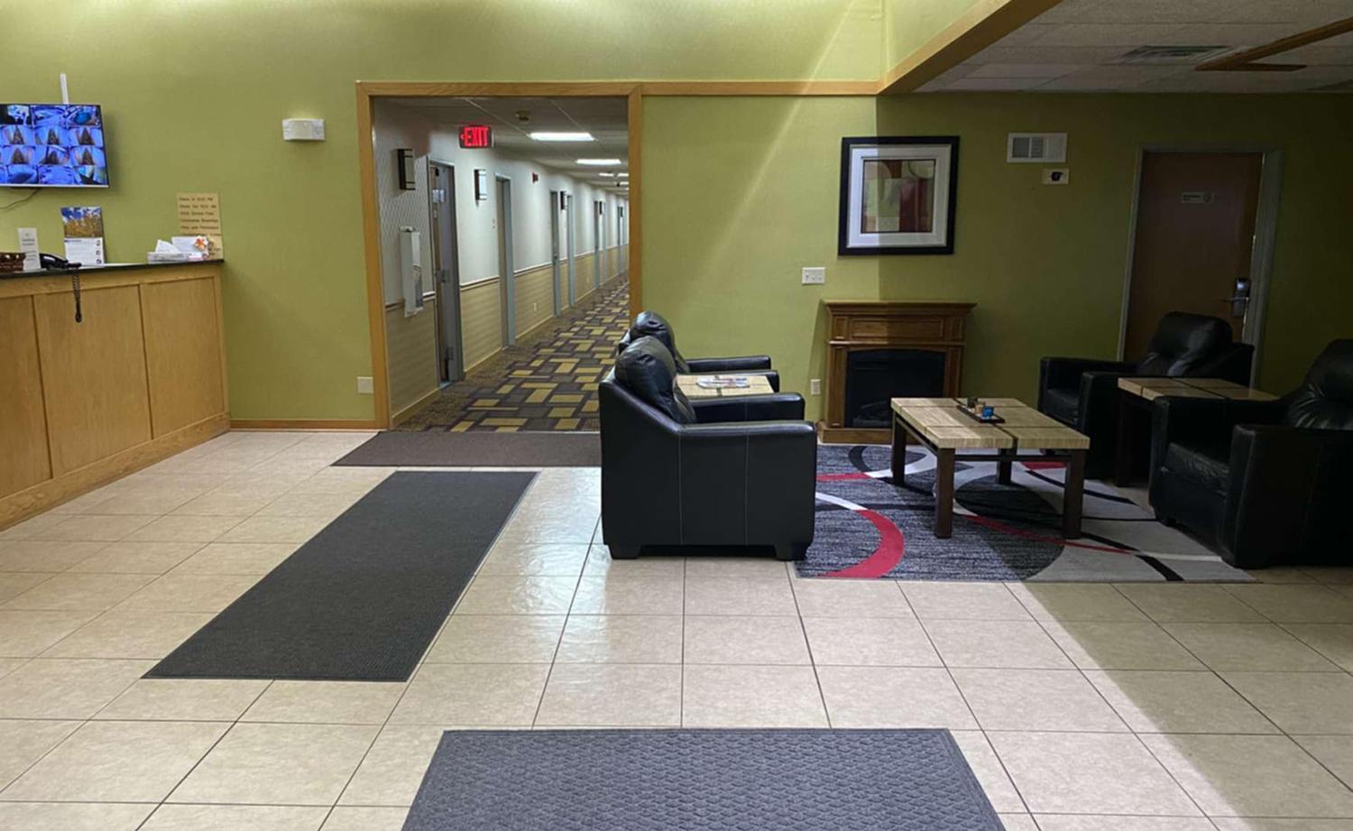 Coratel Inn and Suites By Jasper River Falls photo 2