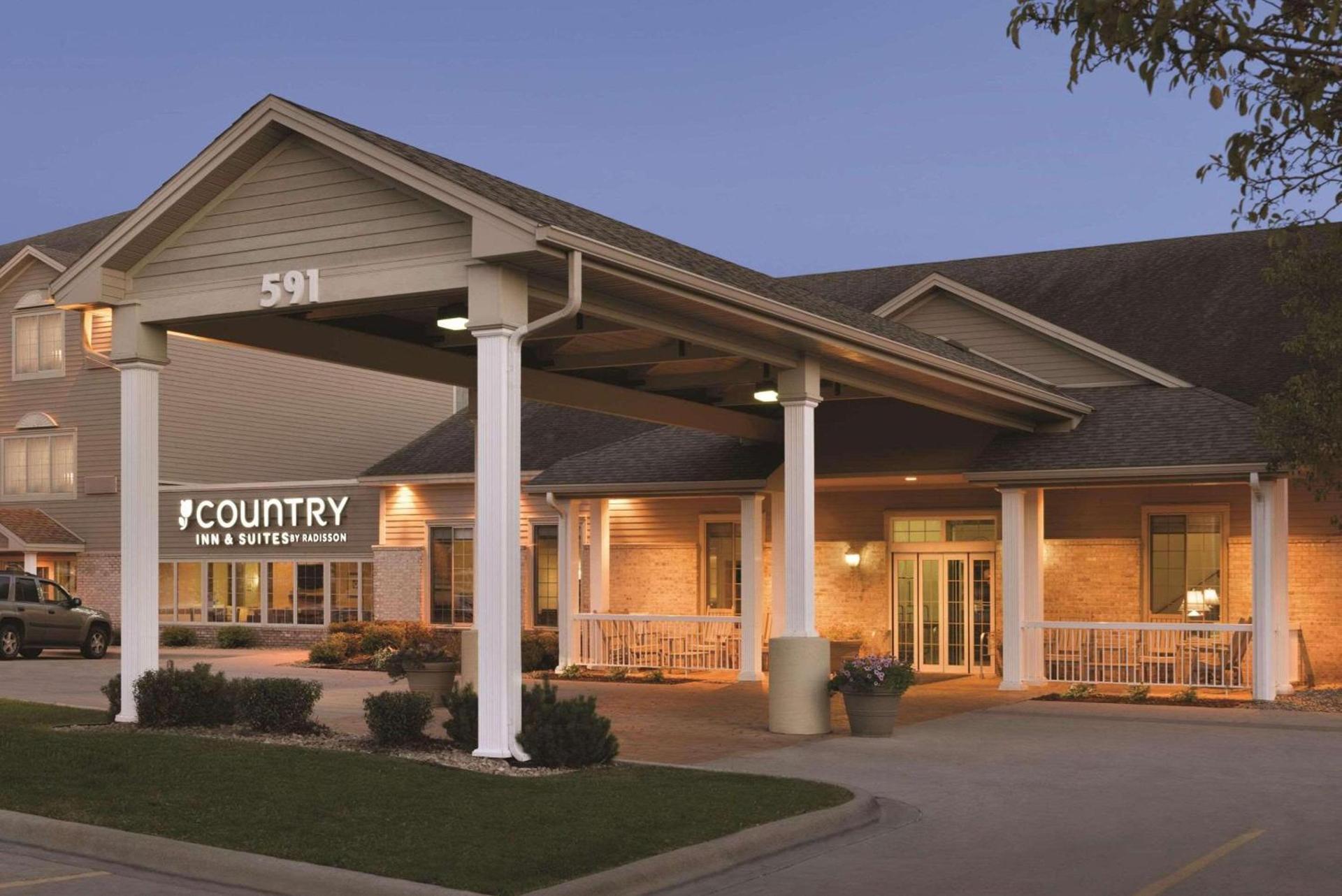 Country Inn & Suites by Radisson, Chanhassen, MN photo 1