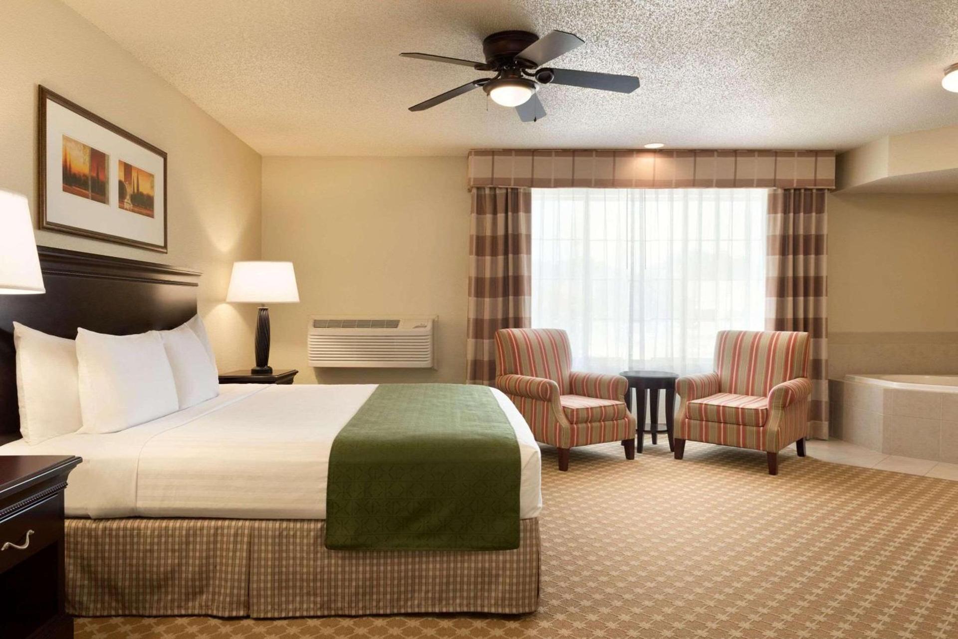 Country Inn & Suites by Radisson, Chanhassen, MN photo 7