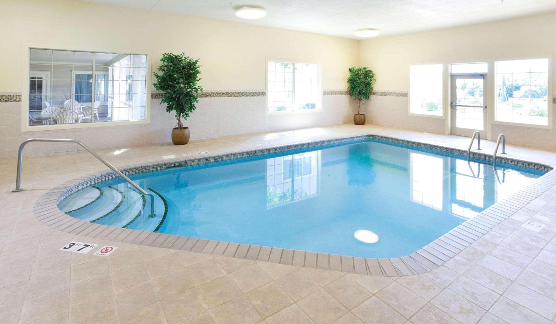 Country Inn & Suites by Radisson, Chanhassen, MN photo 9