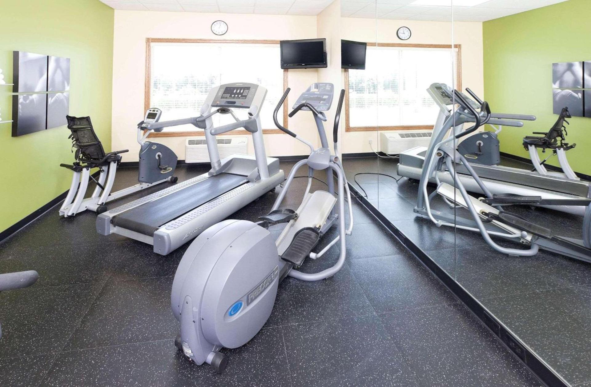 Country Inn & Suites by Radisson, Chanhassen, MN photo 10