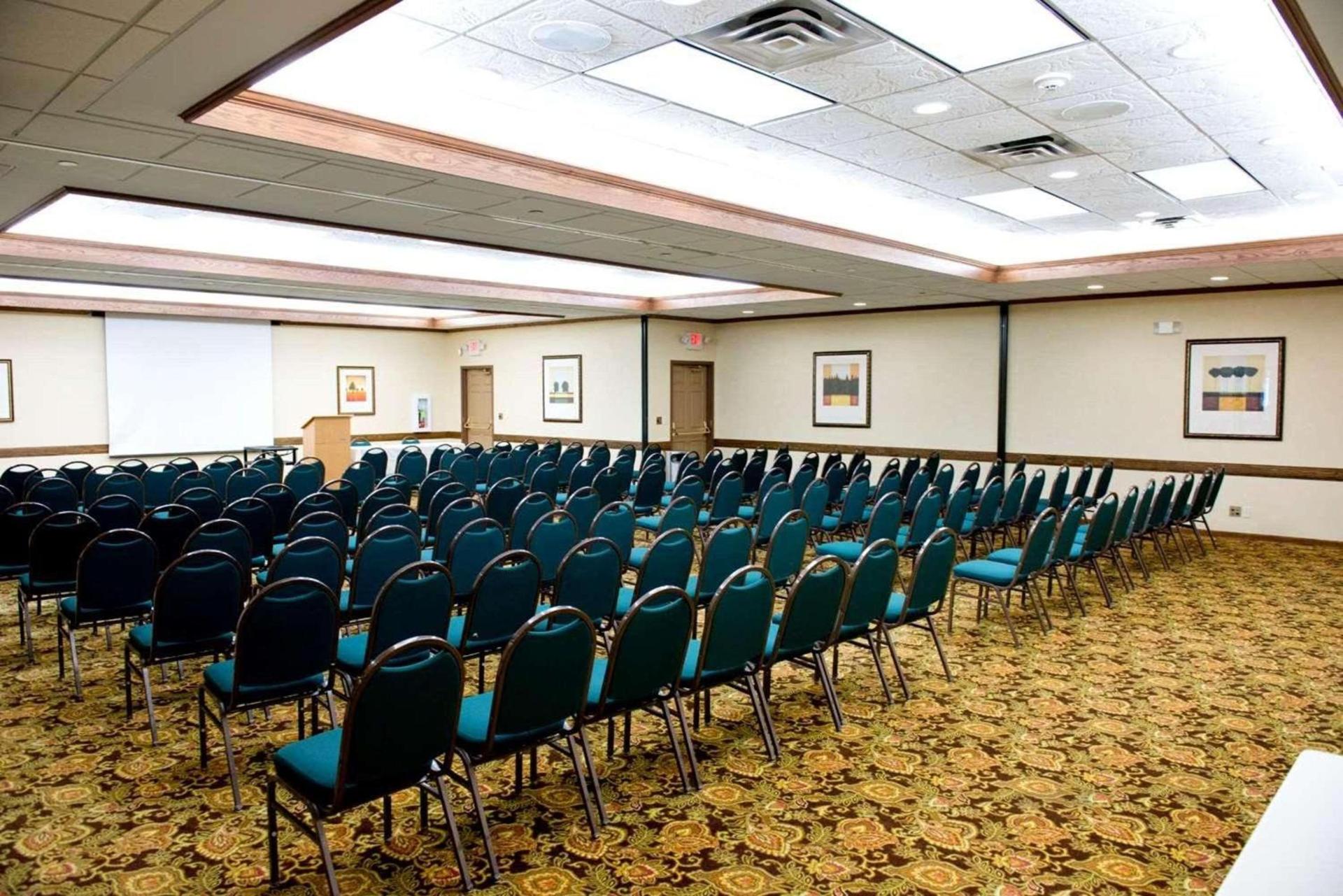 Country Inn & Suites by Radisson, Chanhassen, MN photo 15