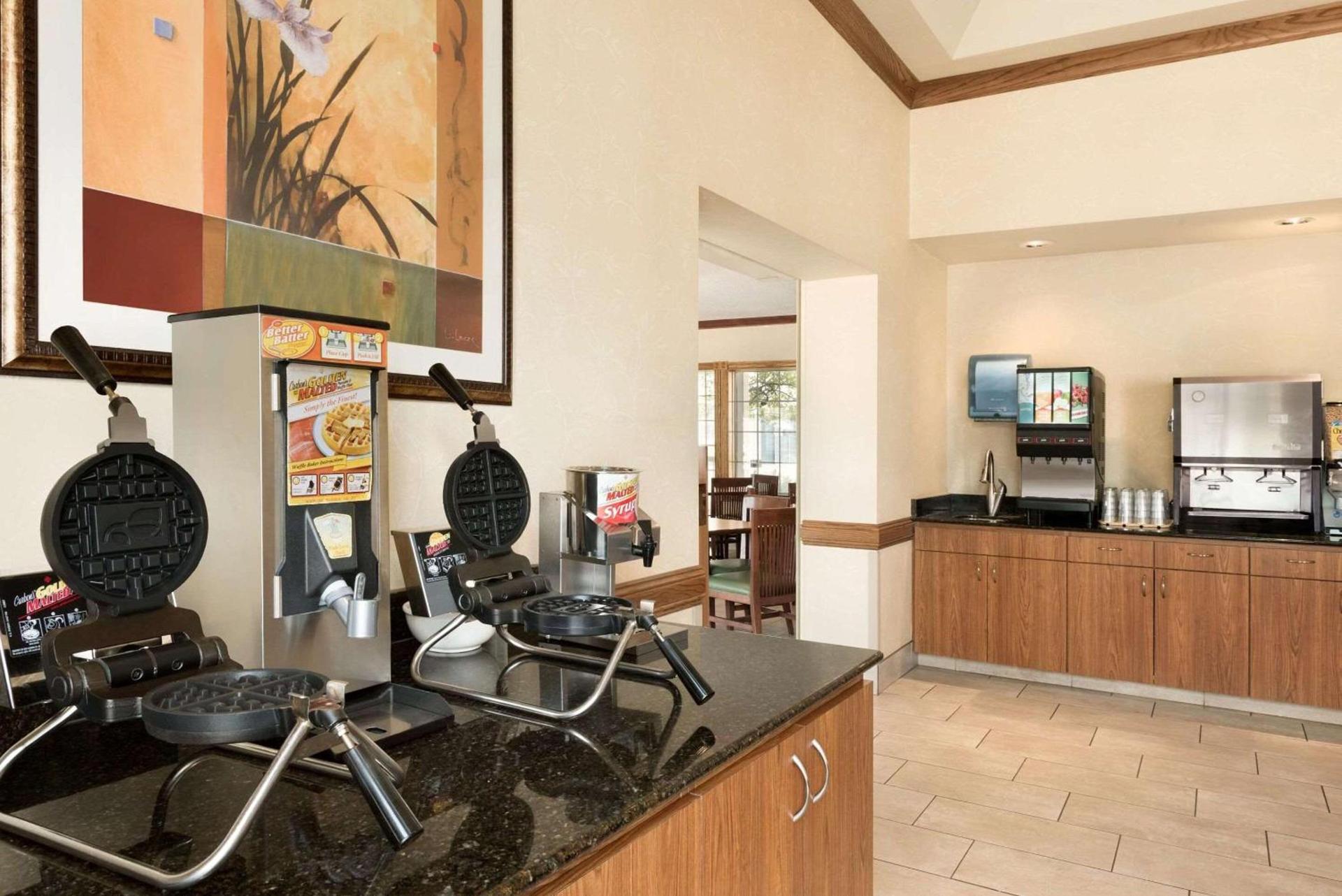 Country Inn & Suites by Radisson, Chanhassen, MN photo 18