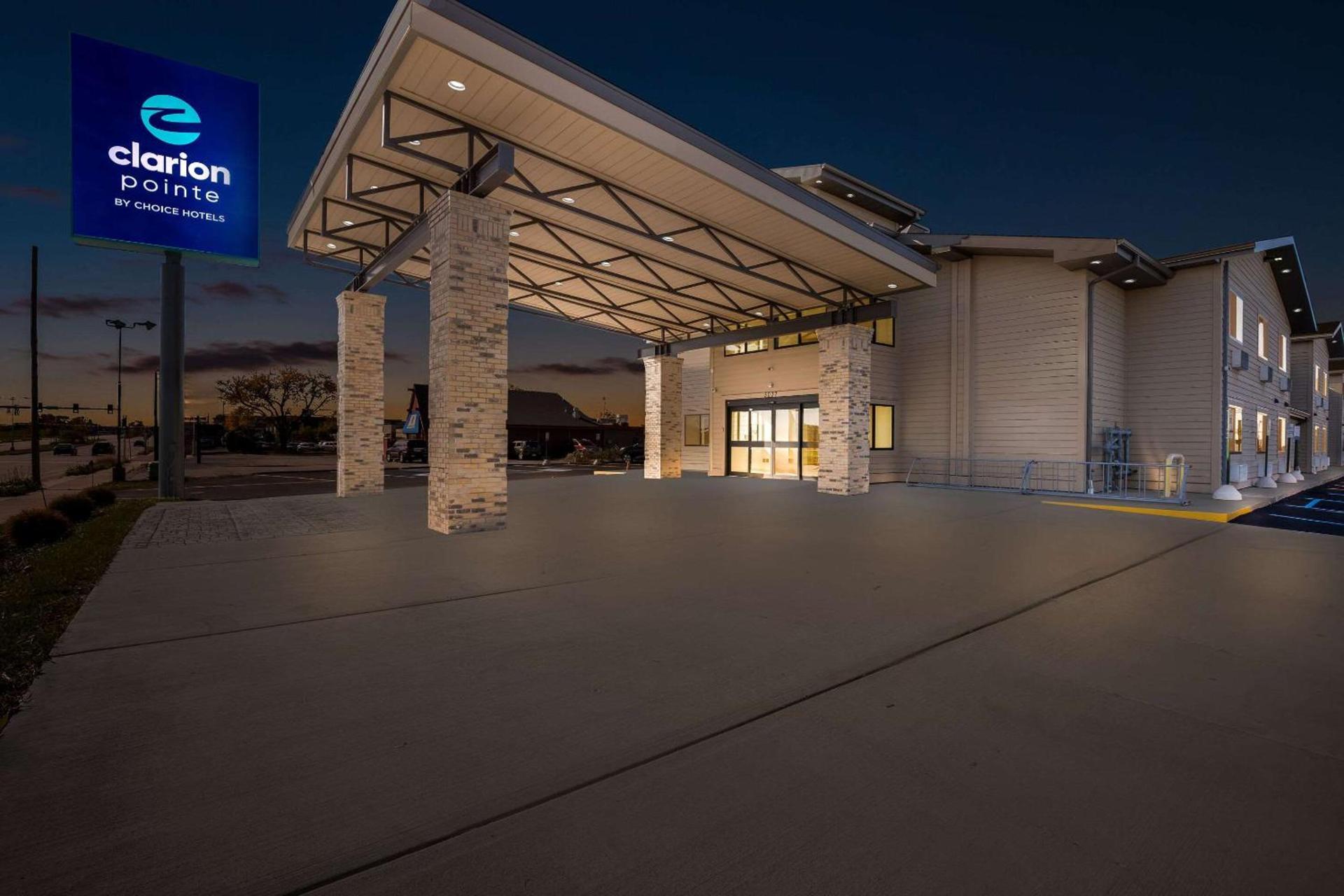 Clarion Pointe Milwaukee Airport photo 4
