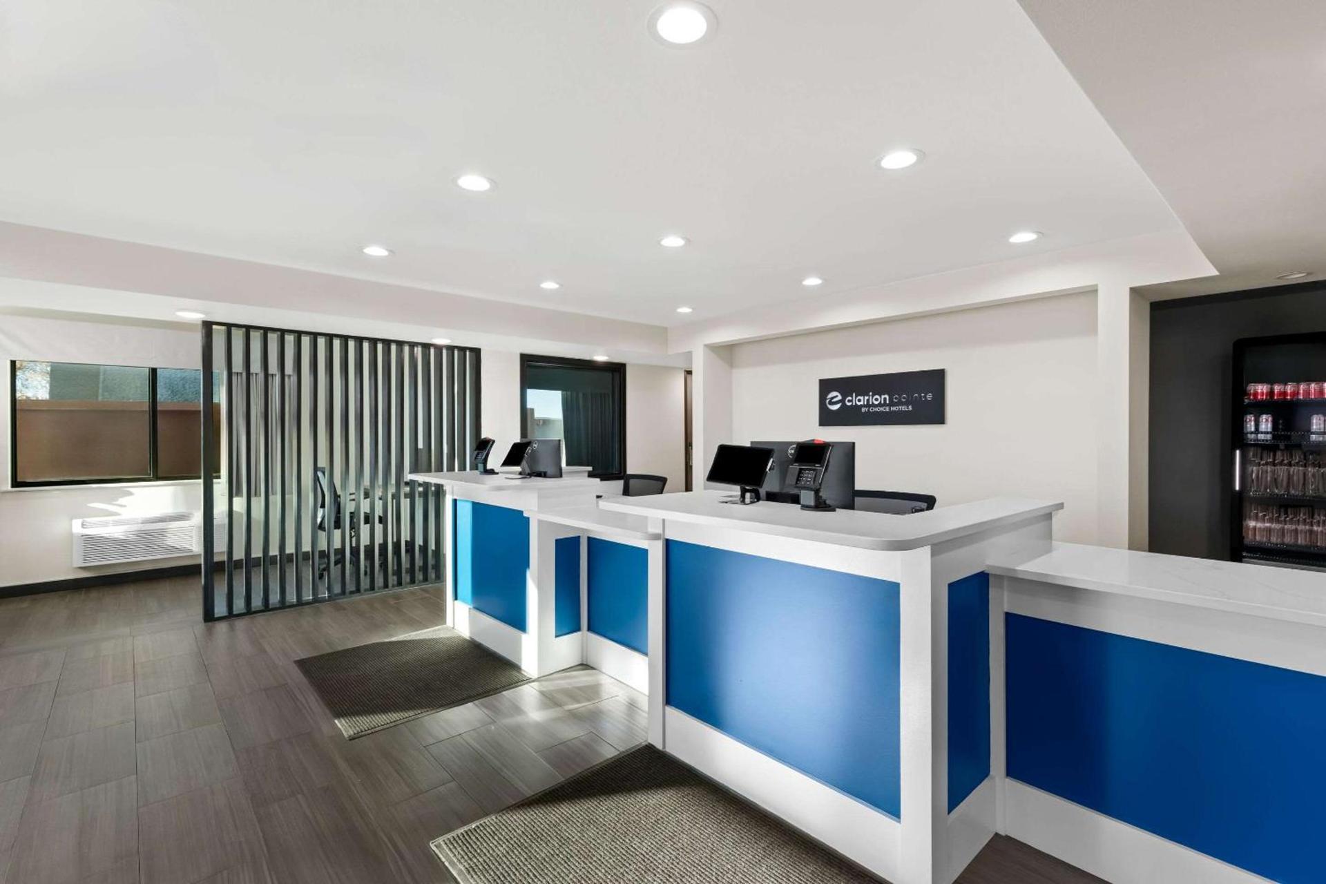 Clarion Pointe Milwaukee Airport photo 6