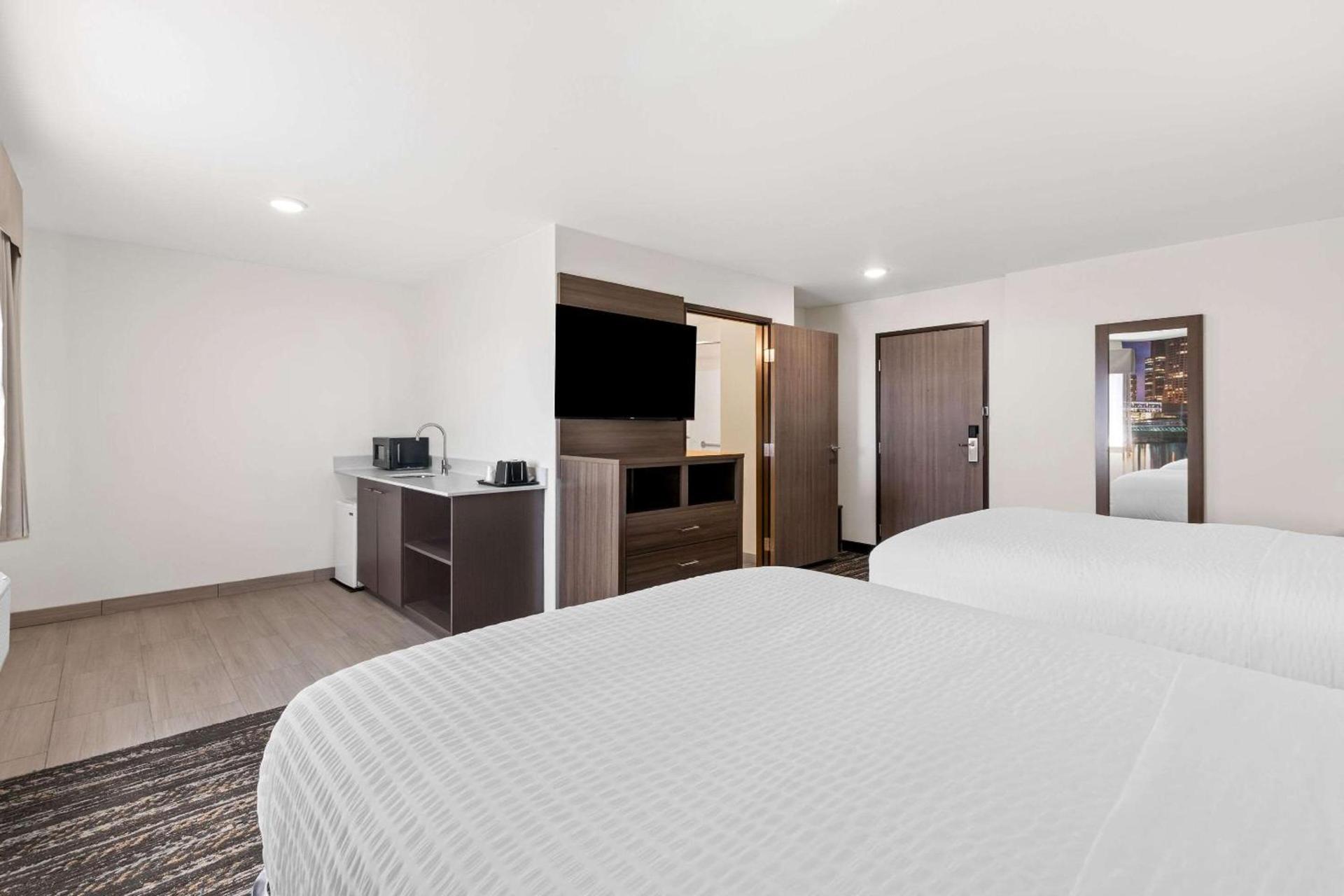 Clarion Pointe Milwaukee Airport photo 19
