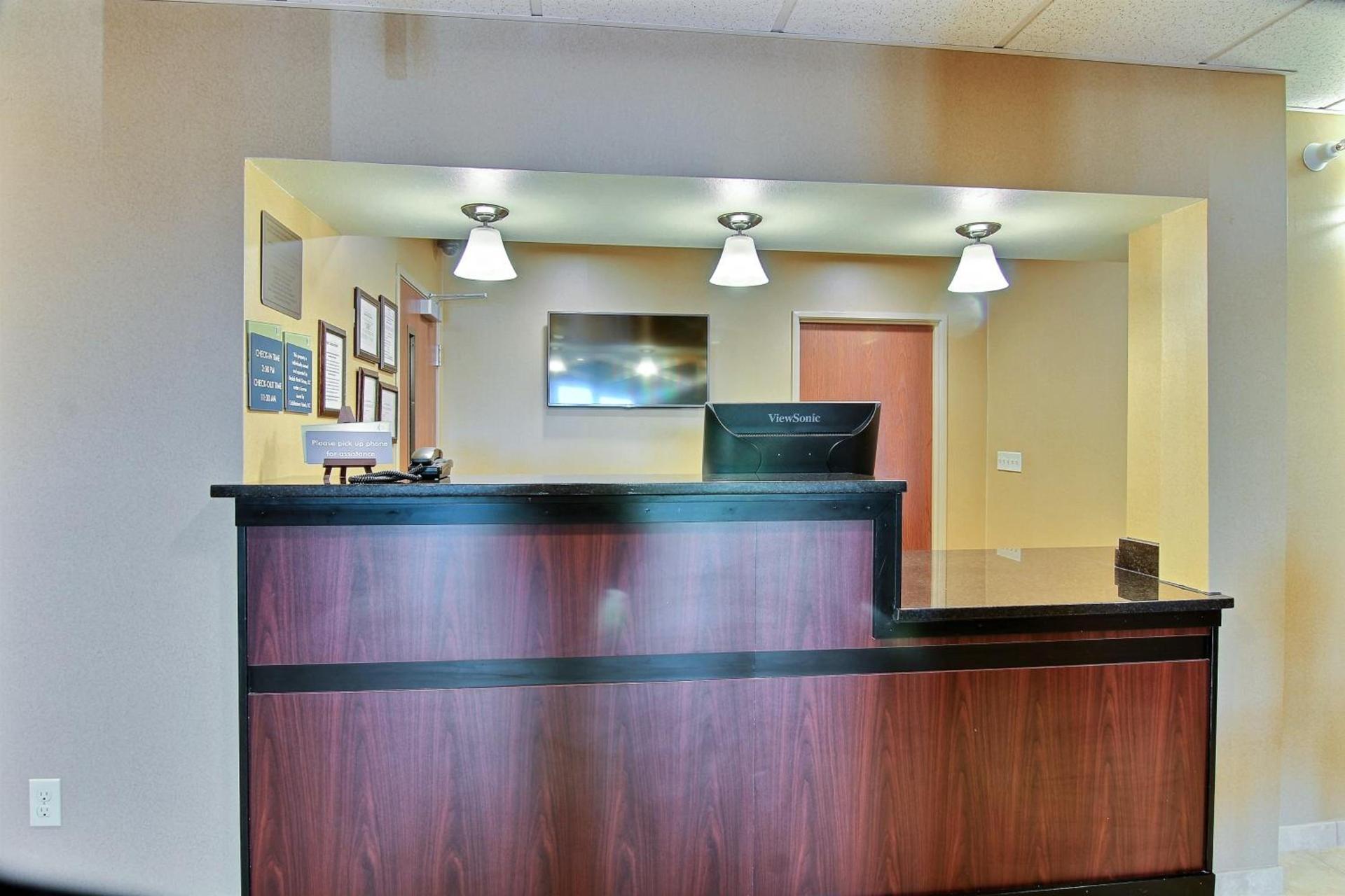 Cobblestone Hotel & Suites - McCook photo 40