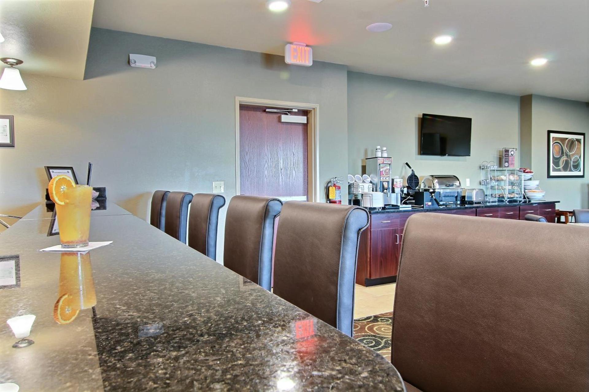Cobblestone Hotel & Suites - McCook photo 44