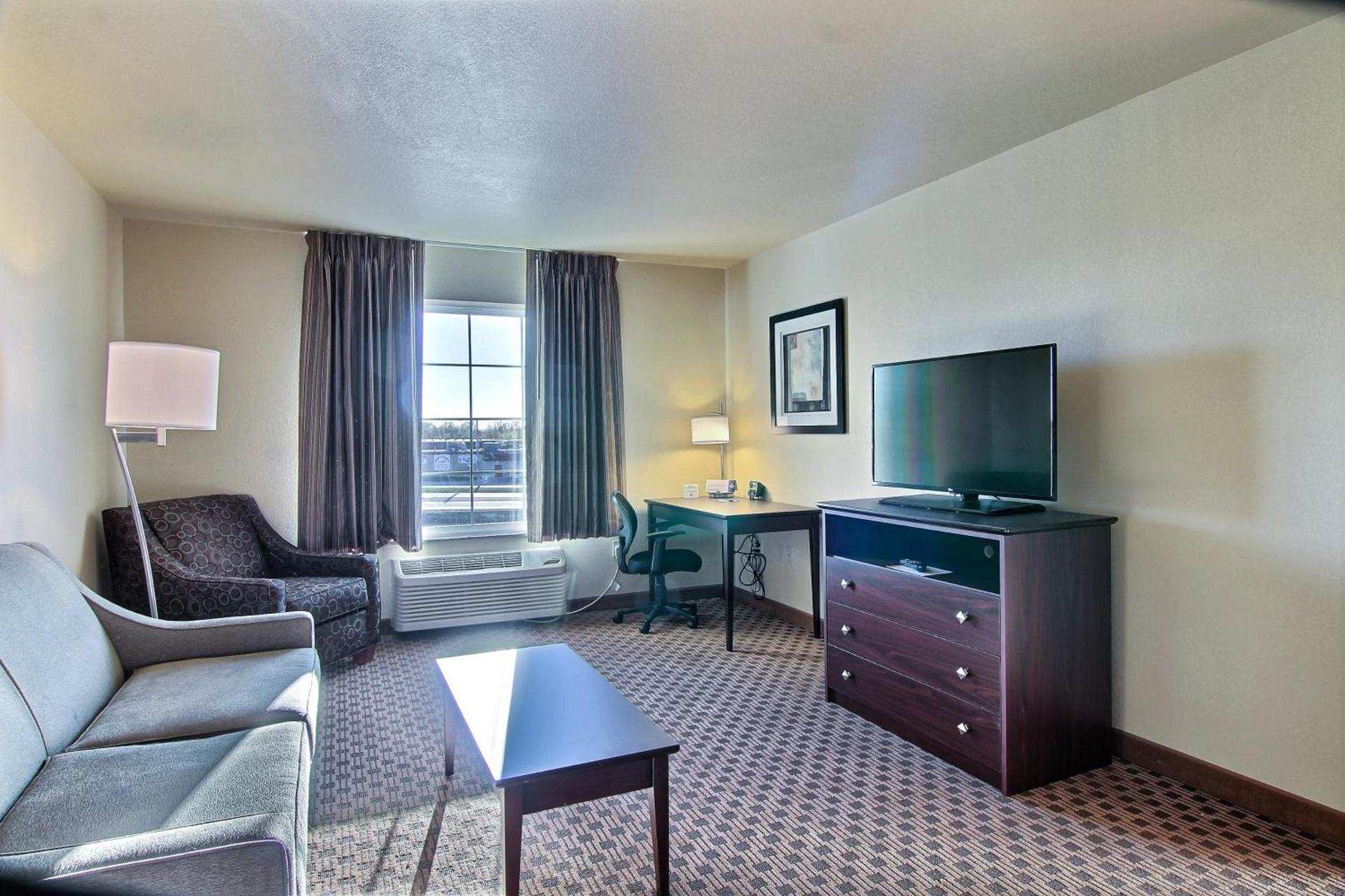 Cobblestone Hotel & Suites - McCook photo 57